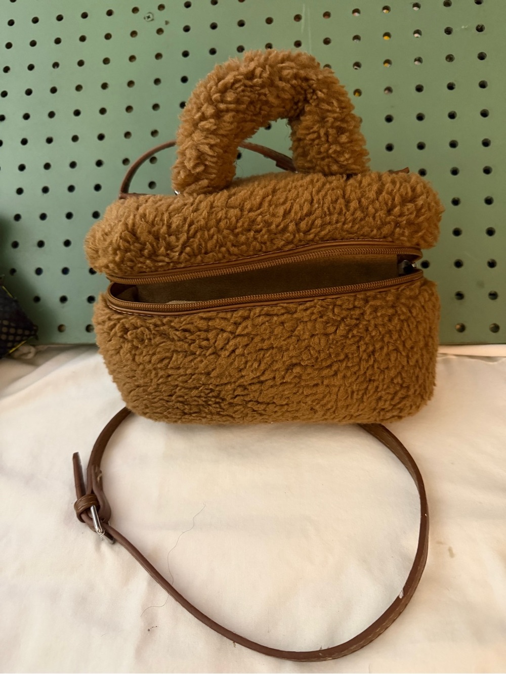 Teddy Sherpa Crossbody Bag - Camel Brown 
Great with strap and without!